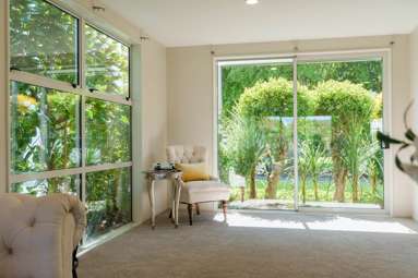 16 Phar Lap Crescent_2