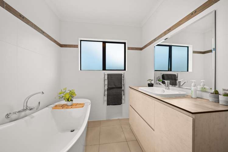 38 Portland Road Carterton_17