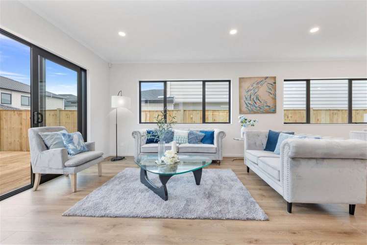 11 Tullymore Drive Flat Bush_8