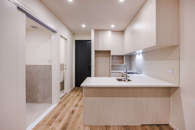 Unit E/38 Cascades Road Pakuranga Heights_8