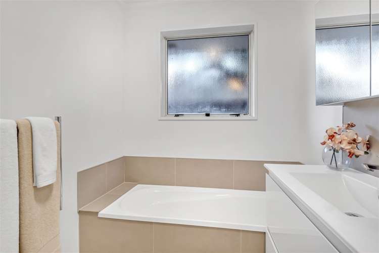 38 Eveleyn Couzins Avenue Richmond_12