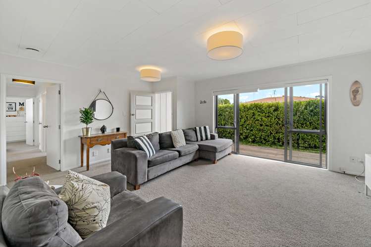 1/18 Gossamer Drive Pakuranga Heights_4