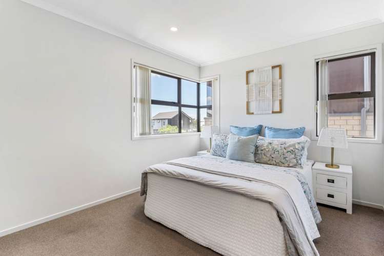 16 Hirimate Place Flat Bush_13