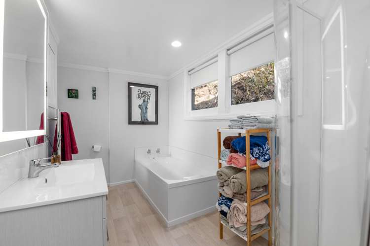 35 Spencer Road Lake Tarawera_17