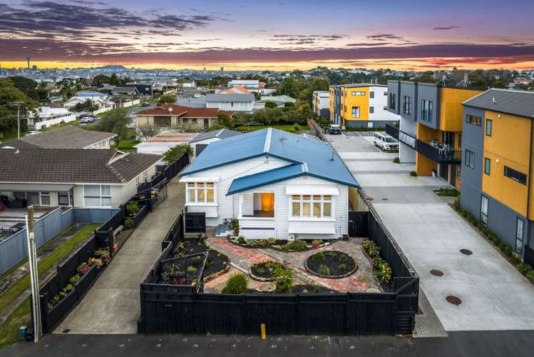 126 Onewa Road Northcote_12