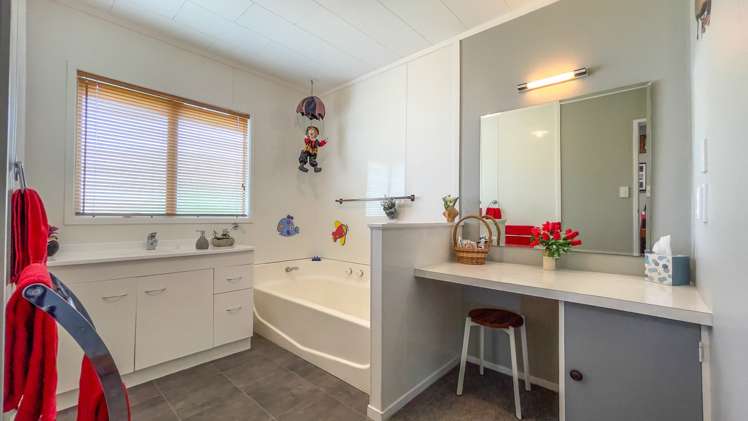 14 Peria Road Matamata_19