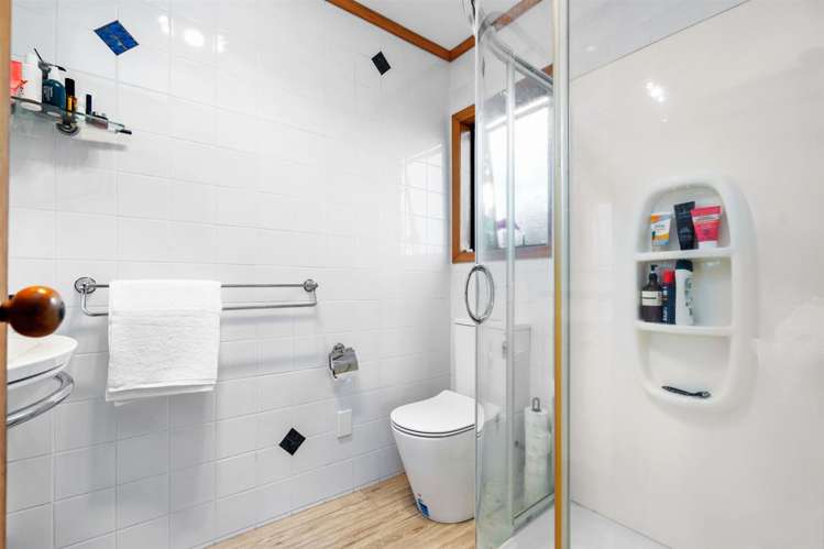 196 Fairway Drive Kamo_16