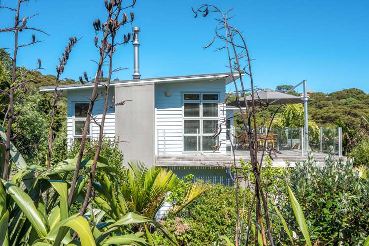 28 Victoria Road North Onetangi_11