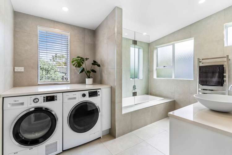 7 Polkinghorne Drive Manly_17