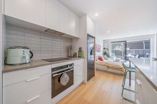 6/90 Knights Road Hutt Central_2
