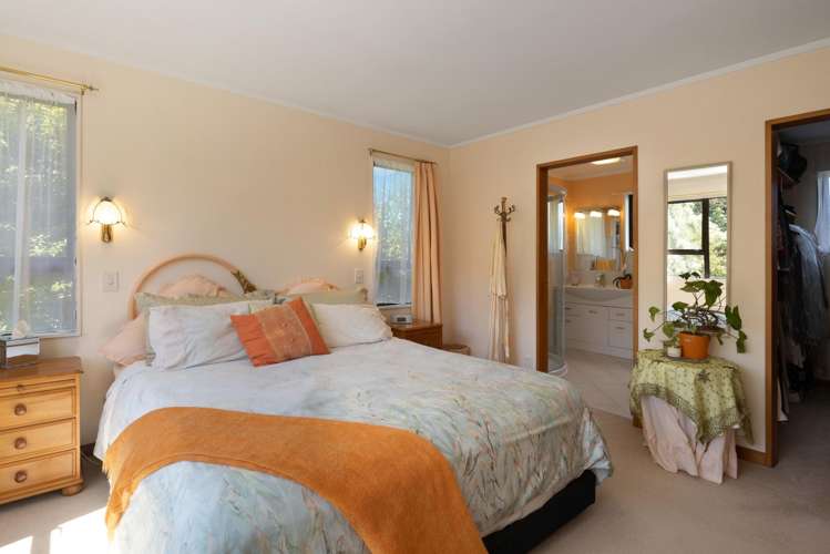 30 Thatcher Crescent Crofton Downs_17