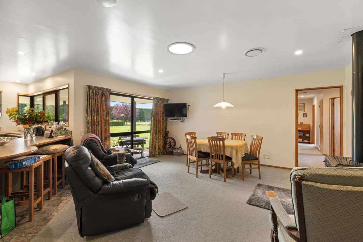 1600 Clintons Road_3