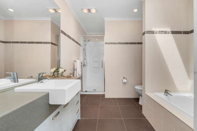 27 Pine Harbour Parade Beachlands_13