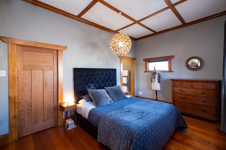 11 Lawrence Road Hospital Hill_14