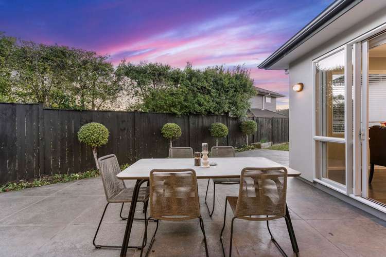 17 Huntington Park Drive Greenhithe_11