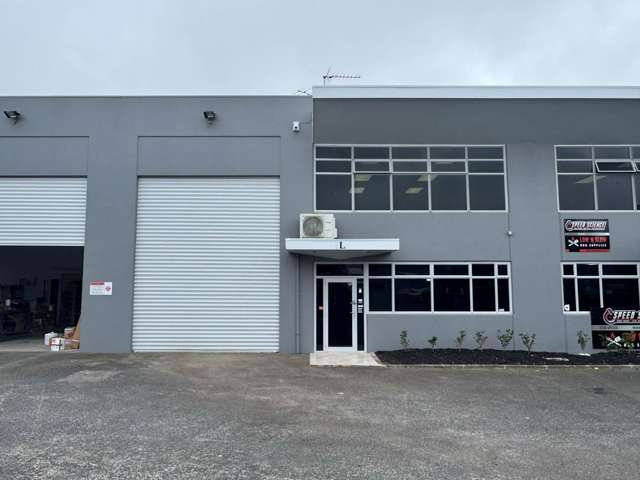 MODERN 225M², REFURBISHED & READY FOR OCCUPATION