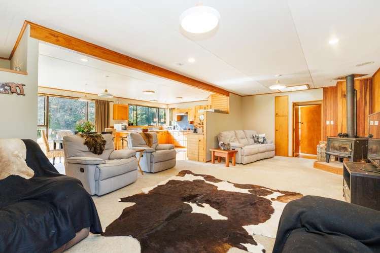 2373 Pohangina Valley East Road Pohangina Valley_16