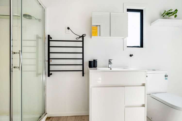 3 Flame Tree Lane Taipa_18