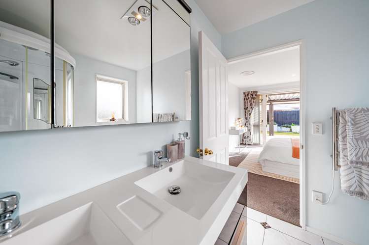 112 Gayhurst Road Dallington_20