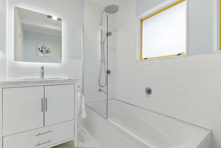 2/23 Aeroview Drive Beach Haven_18