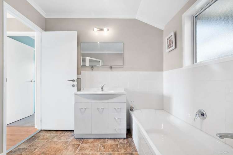 2131 Awhitu Road Pollok_15