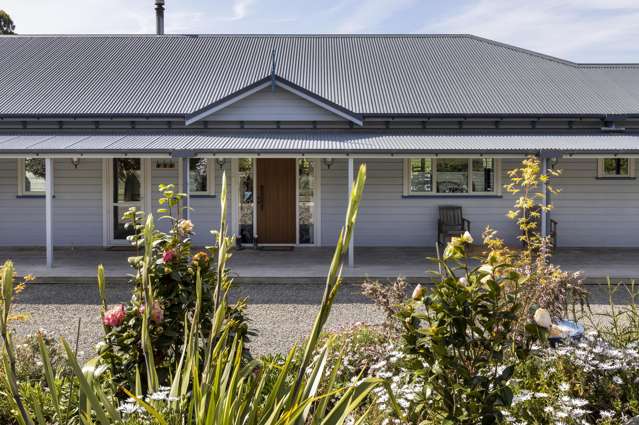 Sophisticated. Character. Views. Big Shed