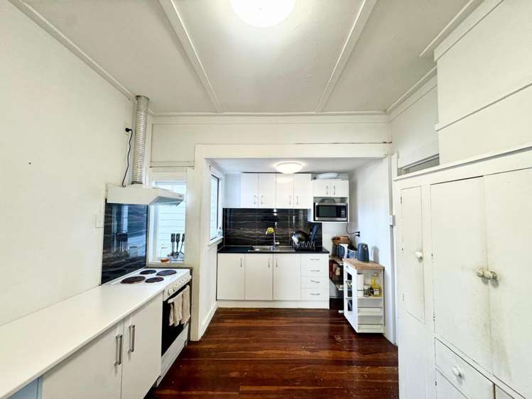 104 McLeod Road Te Atatu South_3