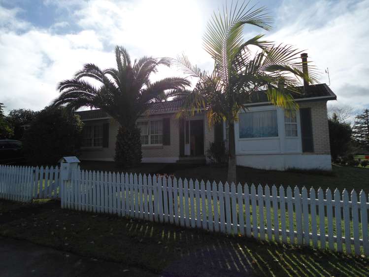 24 Whiteacres Drive Sunnyhills_1