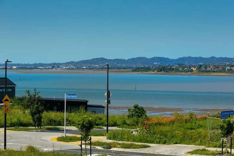 2/18 Scott Road Hobsonville_5