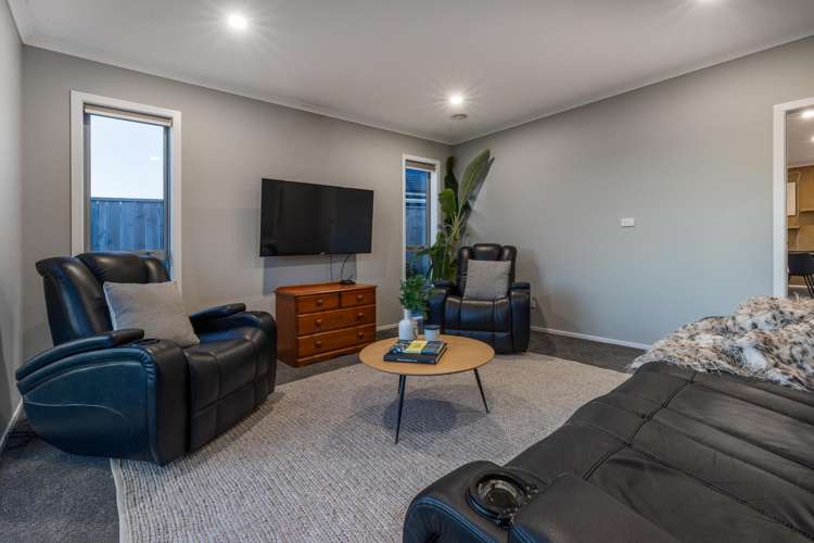 20 Rotorua Grove Aotea_11