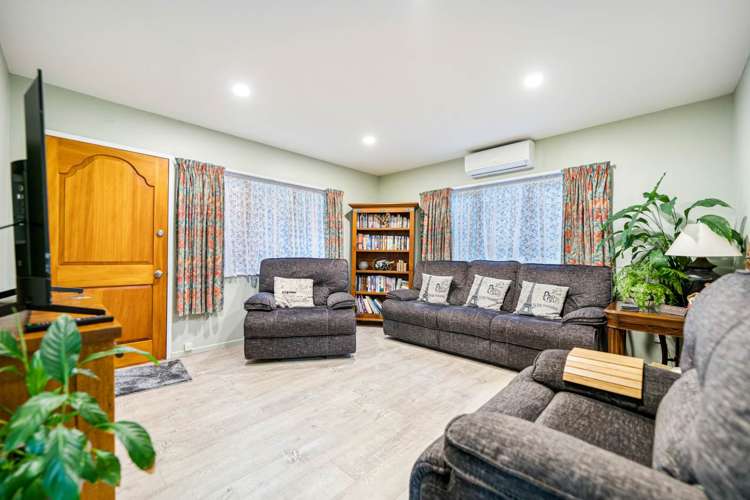 2/3 Lyell Court Clover Park_10