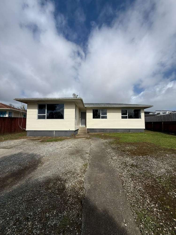 80 Windrush Close_0