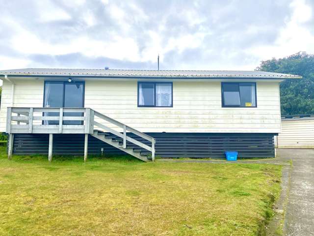 Tidy Three-Bedroom Home in a Peaceful Cul-de-Sac
