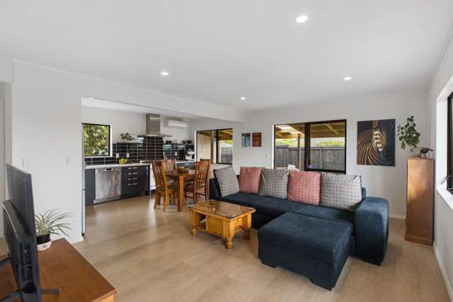 1/105 Lancaster Road Beach Haven_2