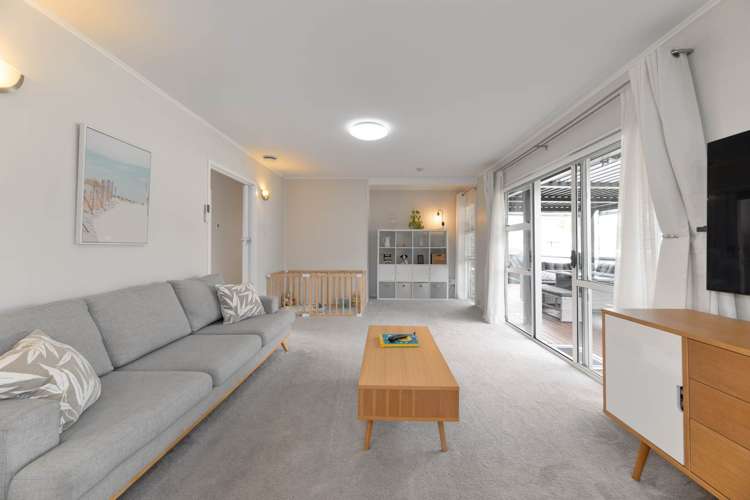 1/20 Lambrown Drive Totara Vale_11