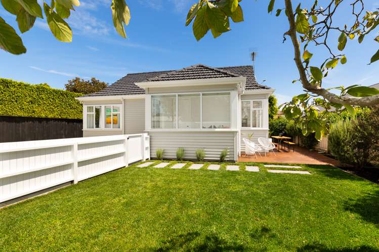 6 Walford Road Point Chevalier_17