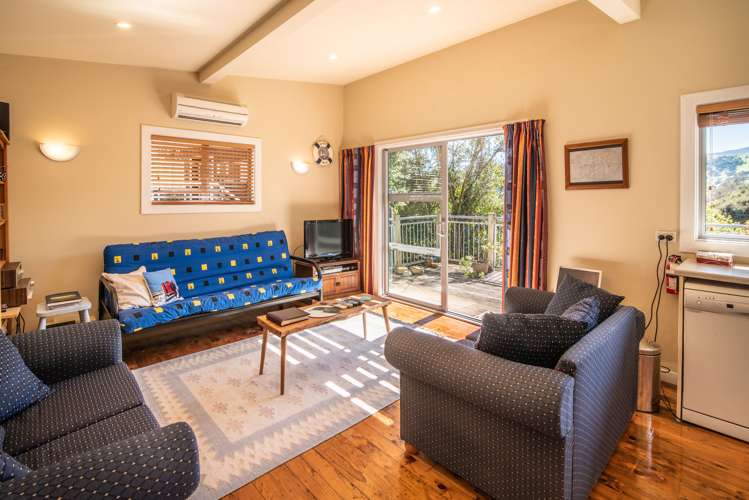 16 Quail Crescent Takamatua_7