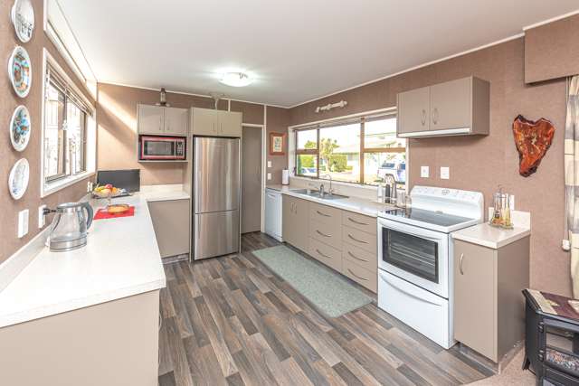 54 Exeter Crescent Springvale_3