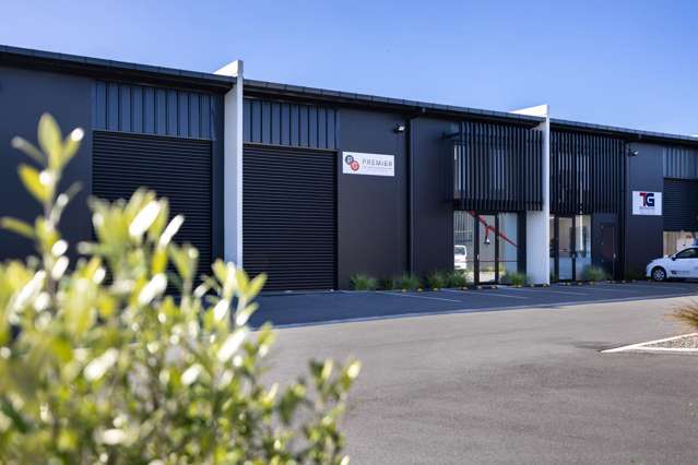 2/4 Brent Greig Lane Burbush_1