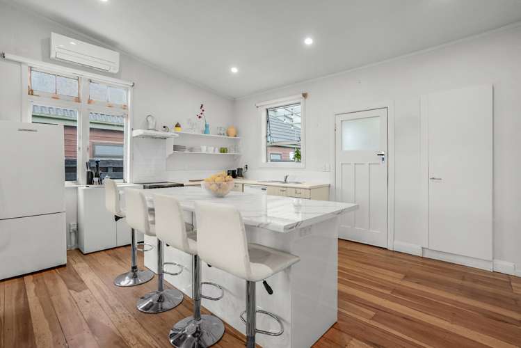 21 Tuatoru Street Eastbourne_9