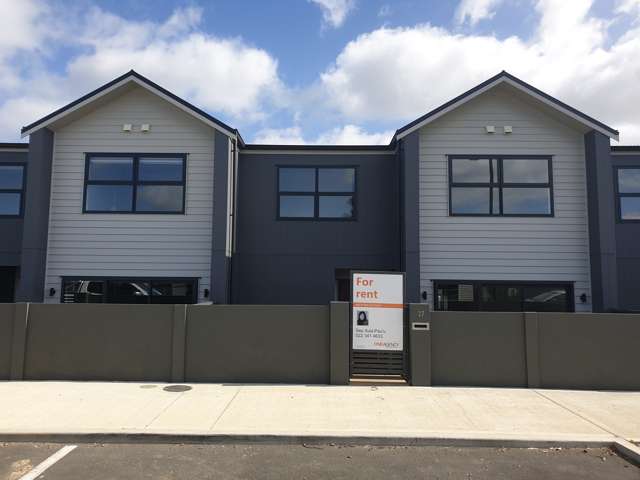 NEAR NEW 3 BEDROOM HOME