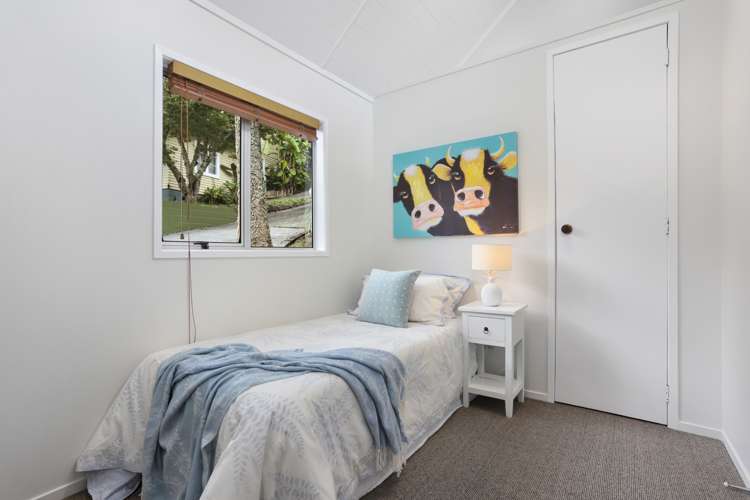 49 Tane Road Laingholm_17