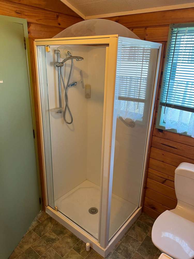 1A Clinton Avenue Te Atatu Peninsula_9