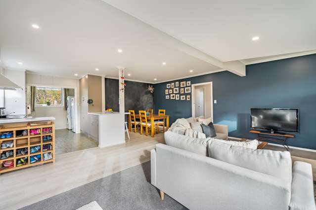 12 Coates Grove Silverstream_2