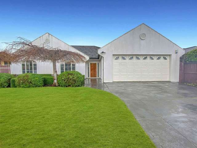 CASEBROOK - 4 BEDROOMS, 2 LIVING, 2 BATHROOMS, HEATPUMP, GAS FIRE, DOUBLE GARAGE