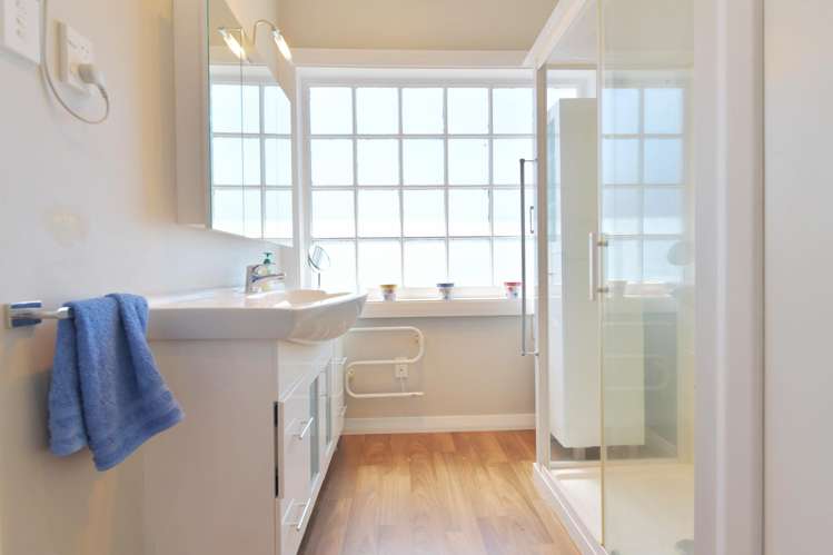 227 The Parade Island Bay_10