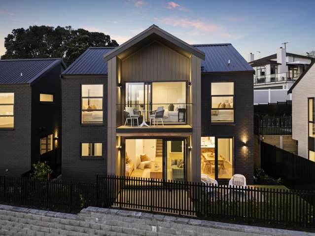 Prestige Racecourse Living