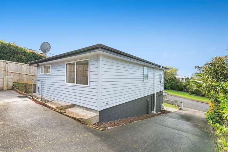 47 Amorino Drive Red Beach_55