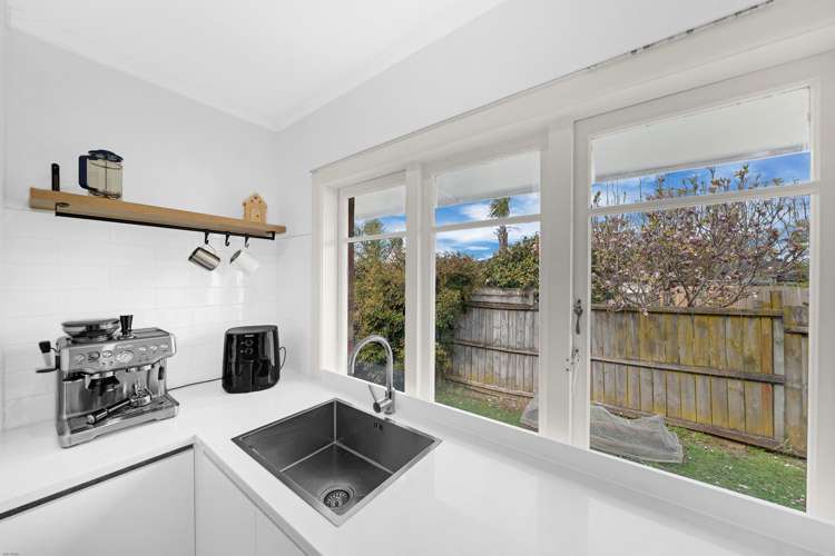 2/7 Greenhill Crescent Pakuranga Heights_9