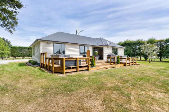 64 Lochiel Bridge Road Winton Surrounds_1